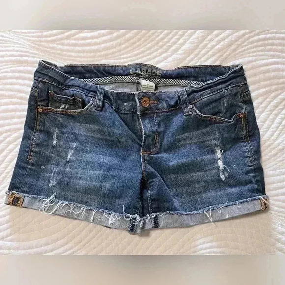 ❤️ Garage Cut Off Shorts Blue Distressed Denim Size 5 Jean Shorts - Picture 1 of 5